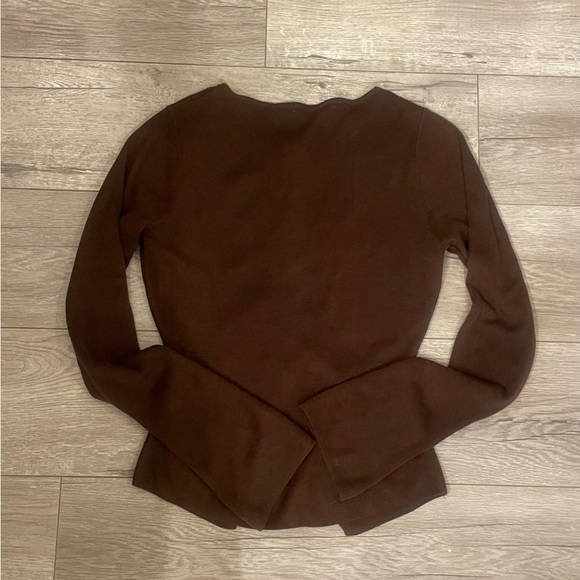 Zara Chocolate Knit Sweater
New with no tags - Picture 2 of 3